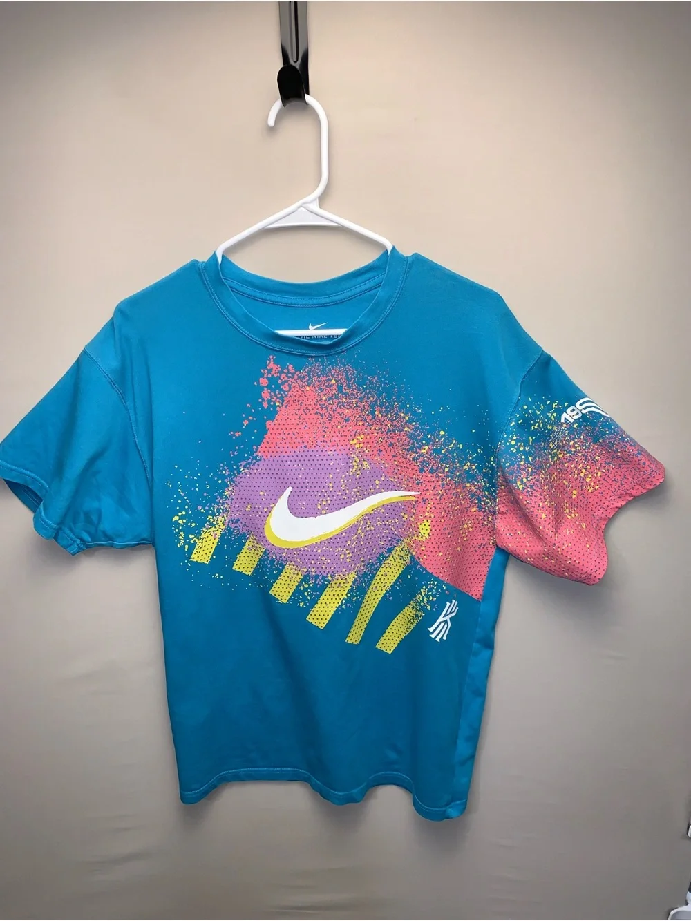 The Nike Tee Mens S Blue Graphic Kyrie Irving Short Sleeve Crew Neck Y2K Cotton